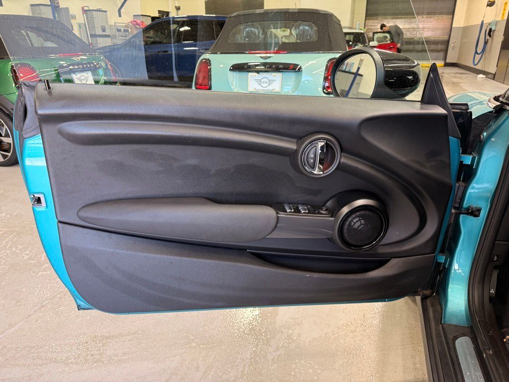 Thumbnail: 2020 MINI Cooper - 10