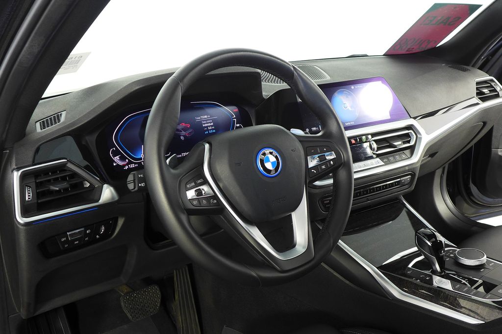 Thumbnail: 2022 BMW 3 Series - 28