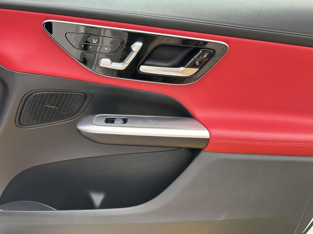 2024 Mercedes-Benz GLC 300 12