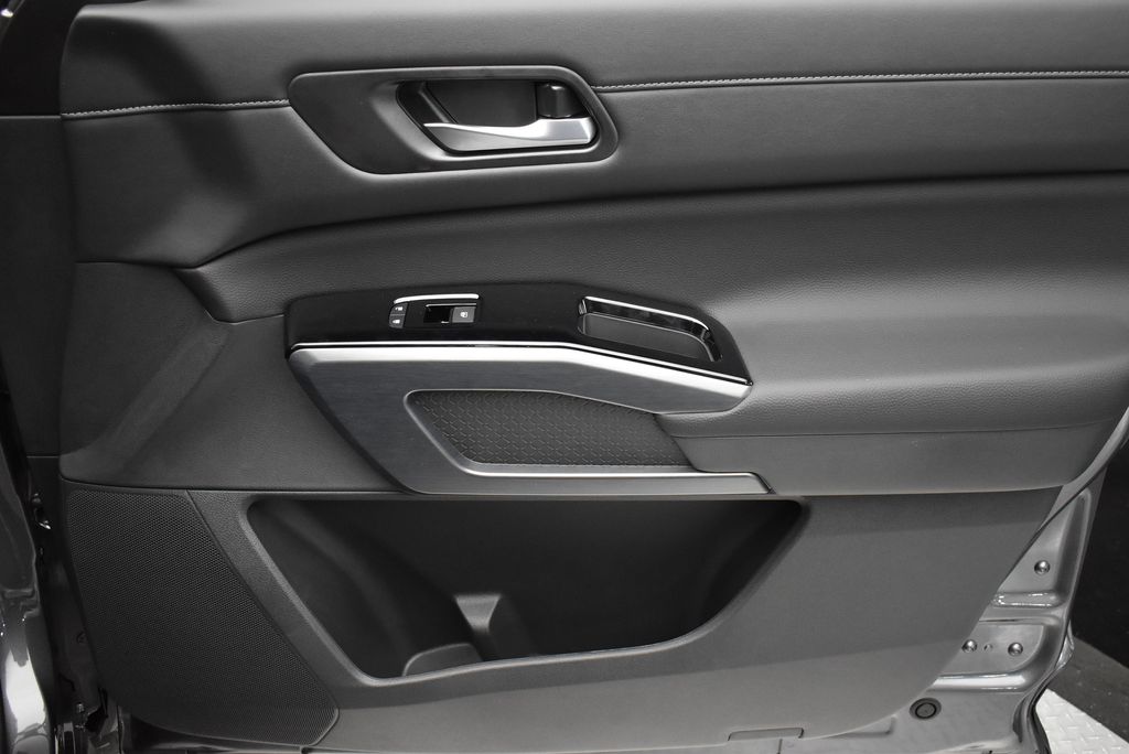 Thumbnail: 2025 Nissan Pathfinder - 24