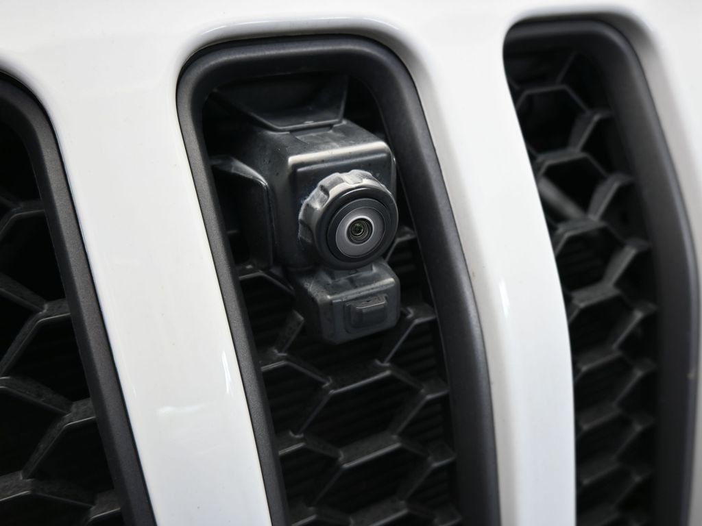 Used 2022 Bright White Clearcoat Jeep Mojave image 51