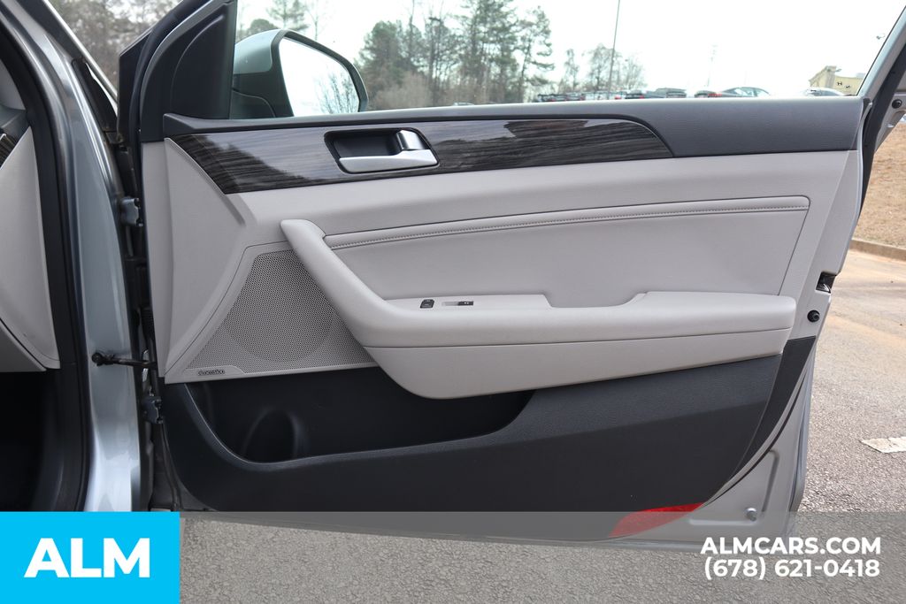 Used 2015 Gray Hyundai Limited image 25