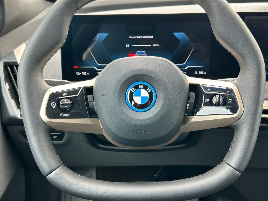 2025 BMW iX xDrive50 19