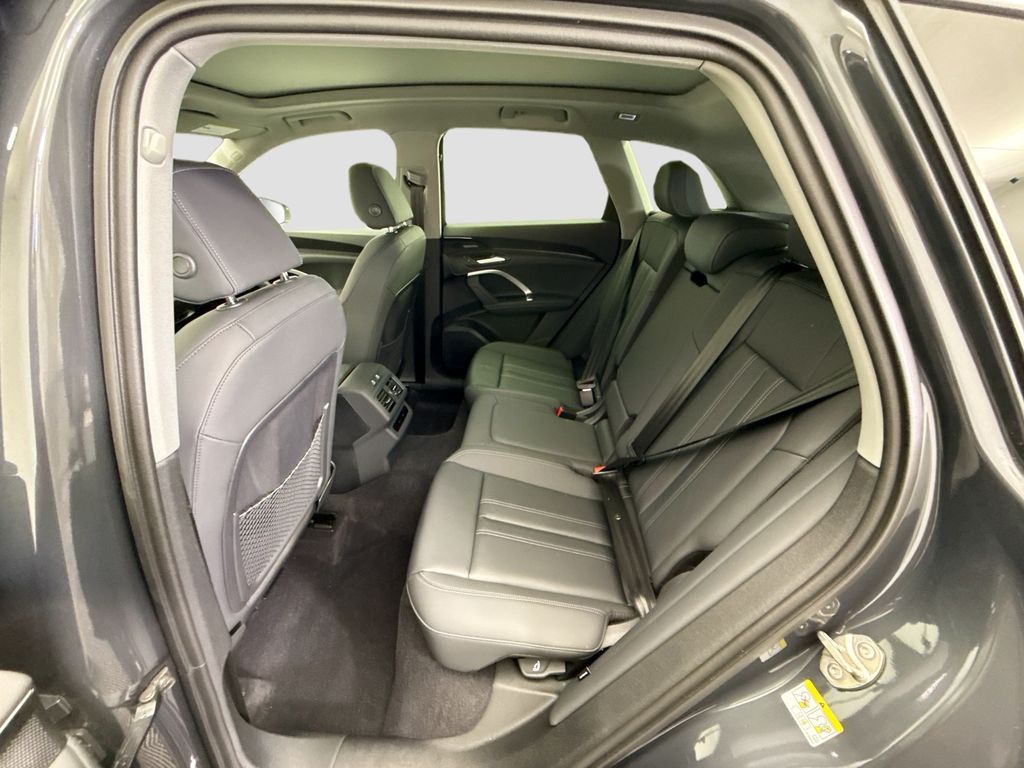 Thumbnail: 2025 Audi Q5 - 20