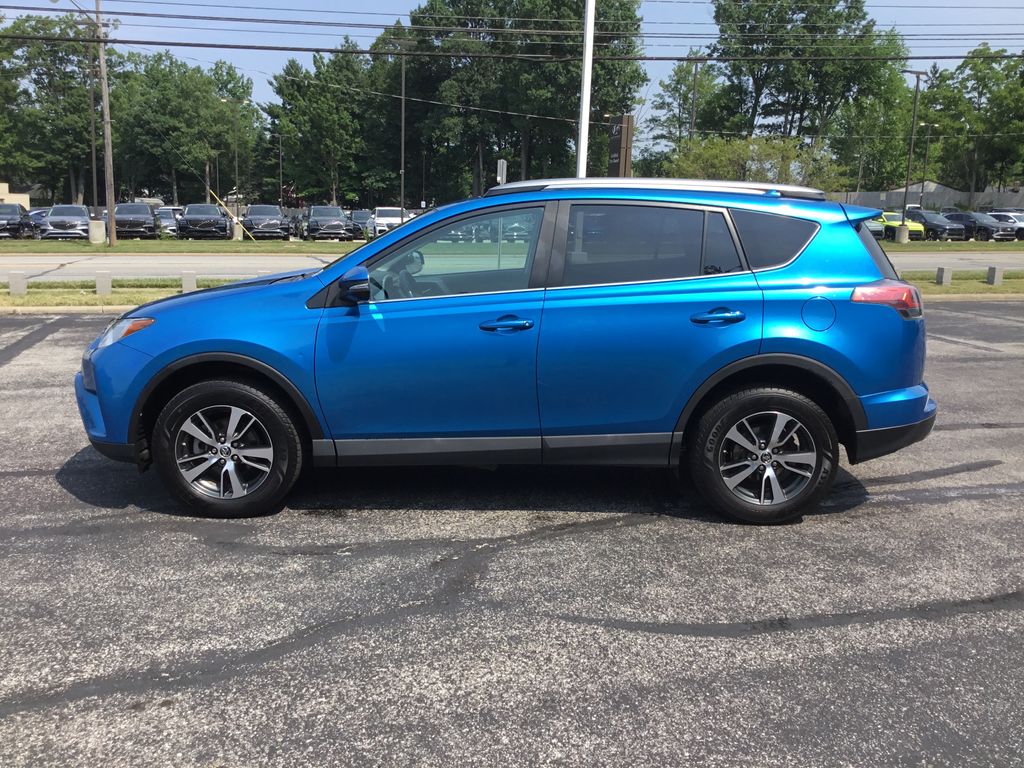Thumbnail: 2018 Toyota RAV4 - 2