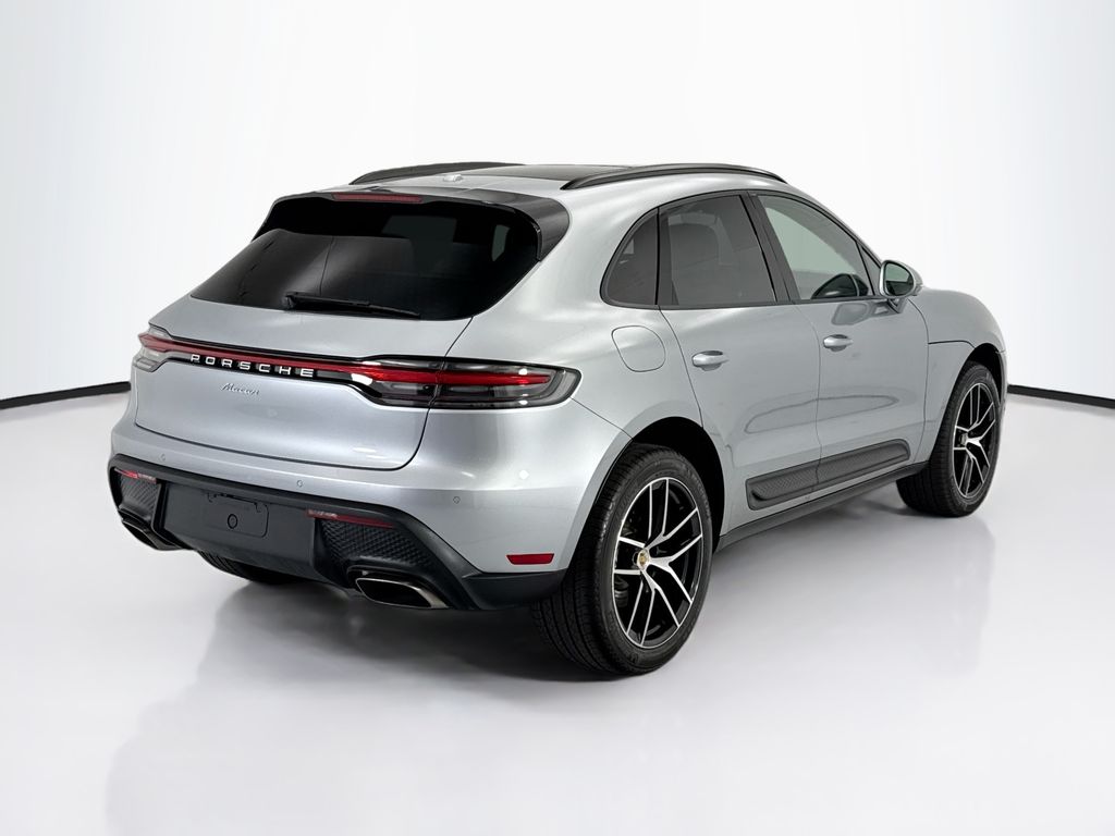 Thumbnail: 2025 Porsche Macan - 7