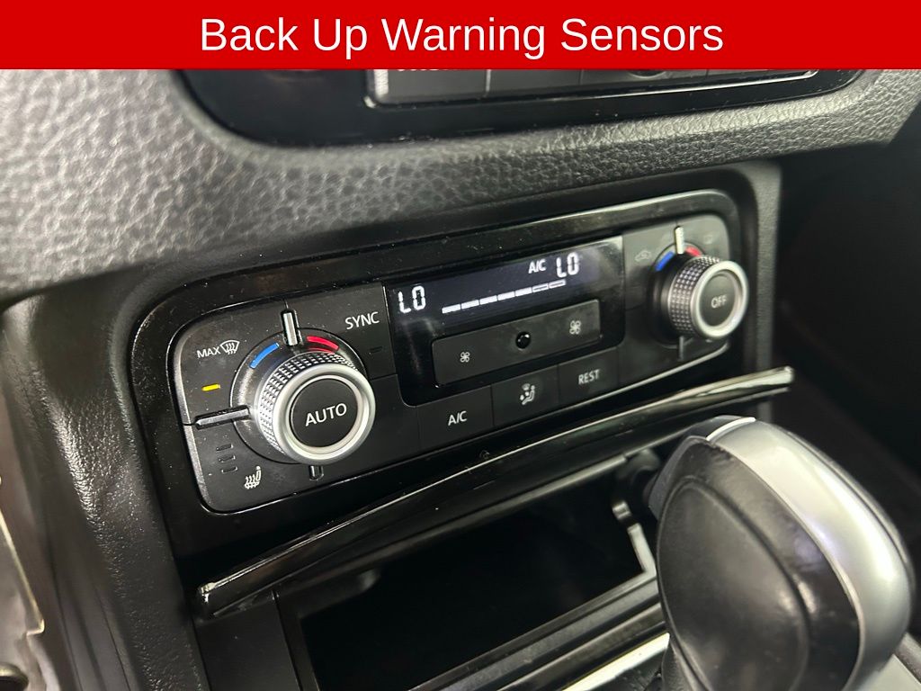 Used 2017  Volkswagen V6 Sport image 9