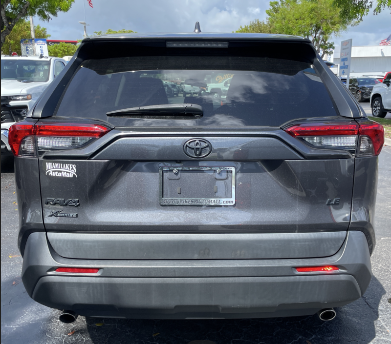 View vehicle photo 4