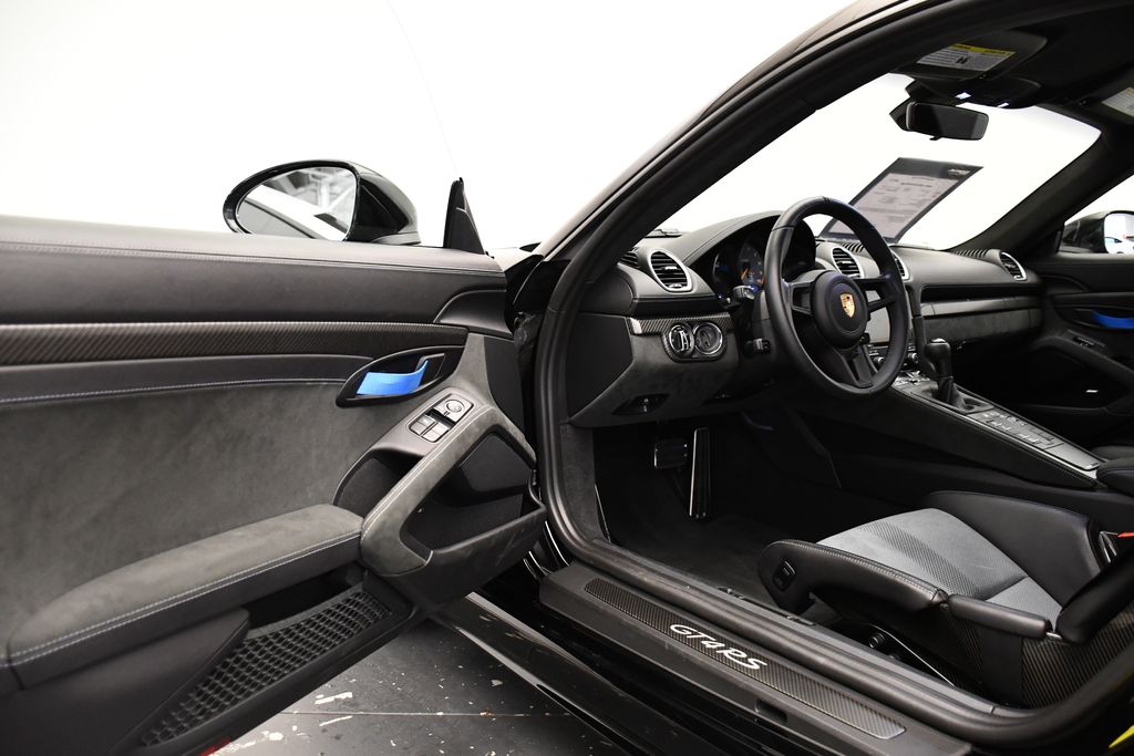 2023 Porsche 718 Cayman GT4 RS 6