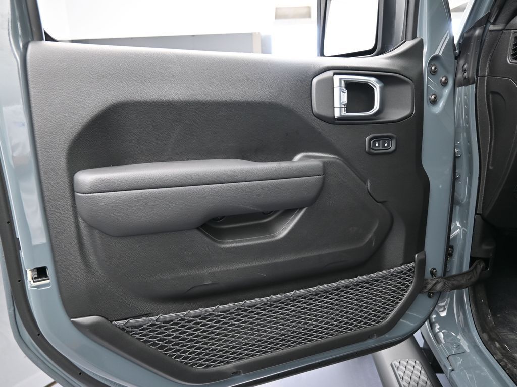 New 2026 anvil clearcoat Jeep Sport image 15