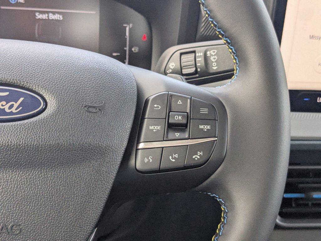 2025 Ford Maverick Lobo Standard