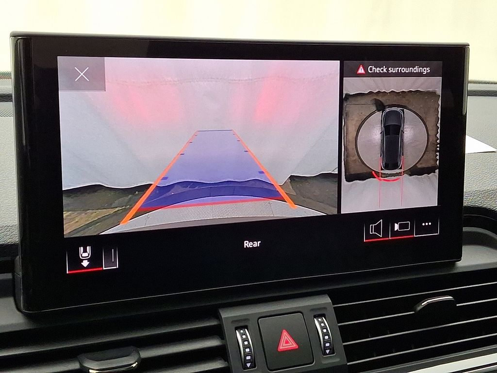 Thumbnail: 2023 Audi SQ5 - 20