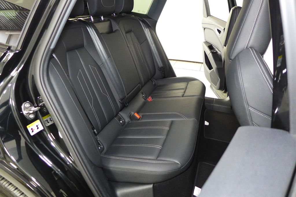 Thumbnail: 2023 Audi Q4 e-tron - 20