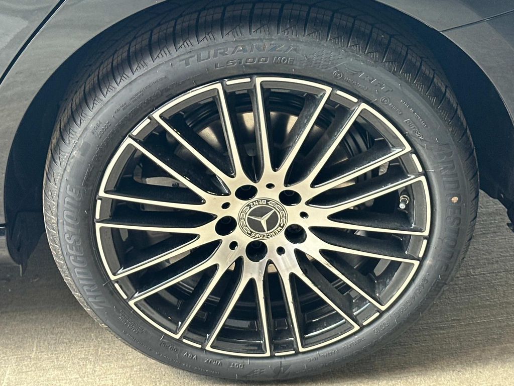 Thumbnail: 2025 Mercedes-Benz C-Class - 6