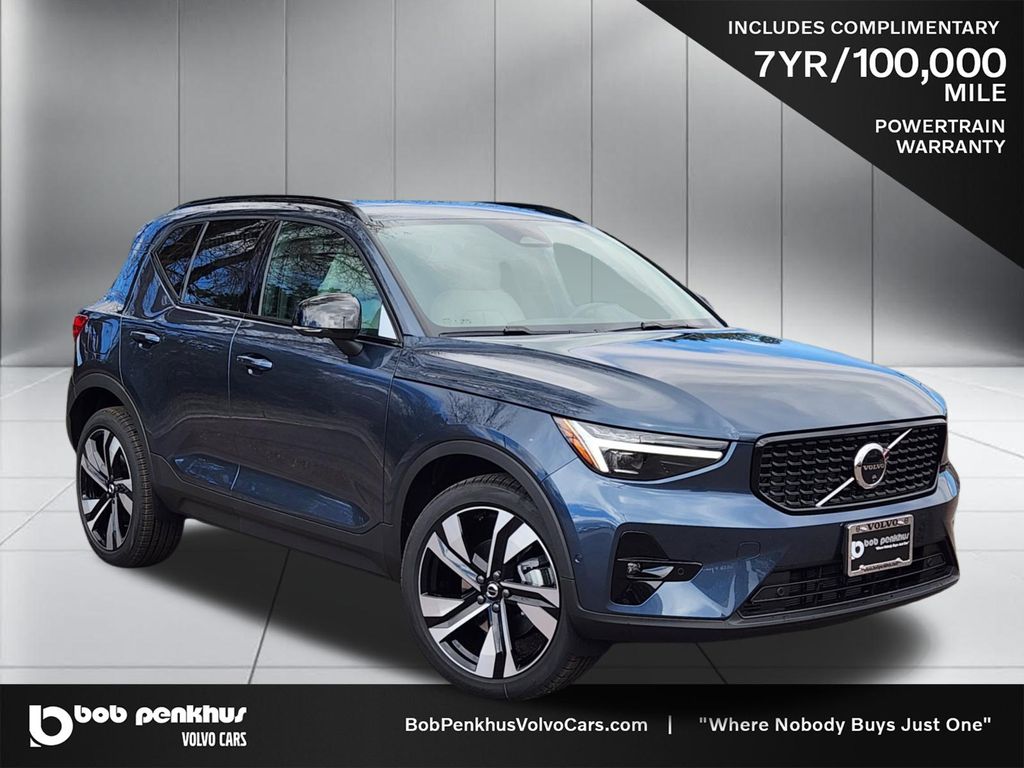 2026 Volvo XC40 B5 Plus