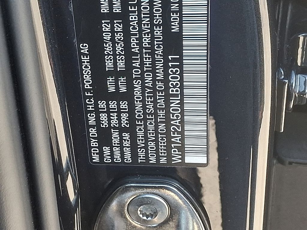 Thumbnail: 2022 Porsche Macan - 31