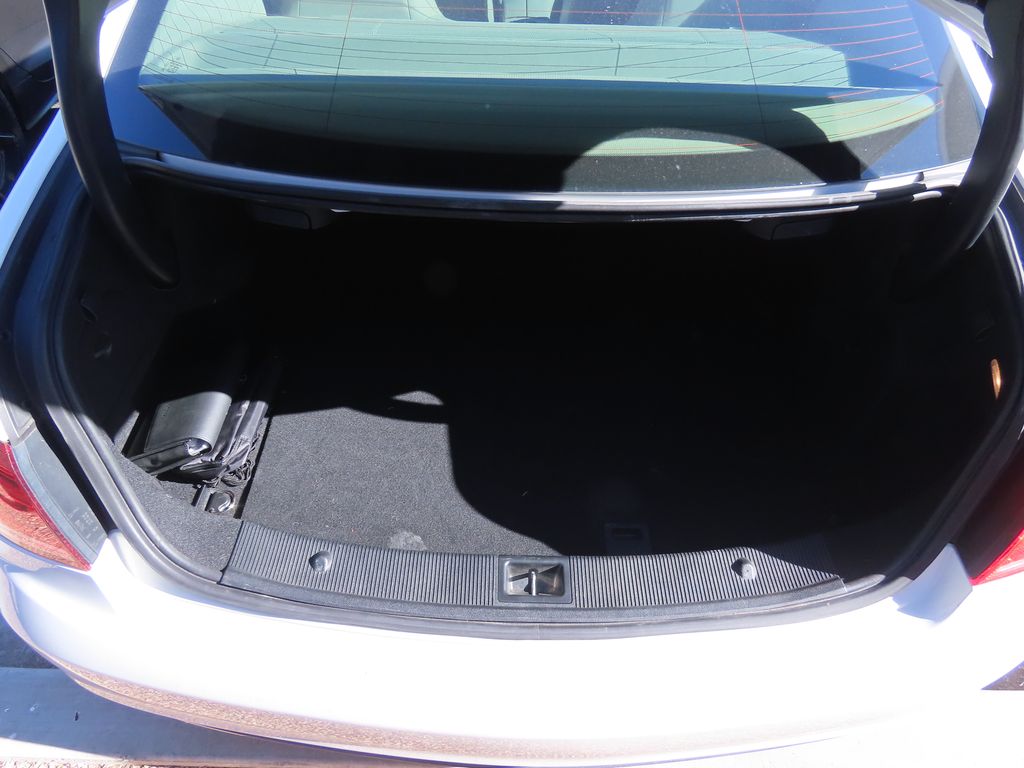 Thumbnail: 2014 Mercedes-Benz E-Class - 12