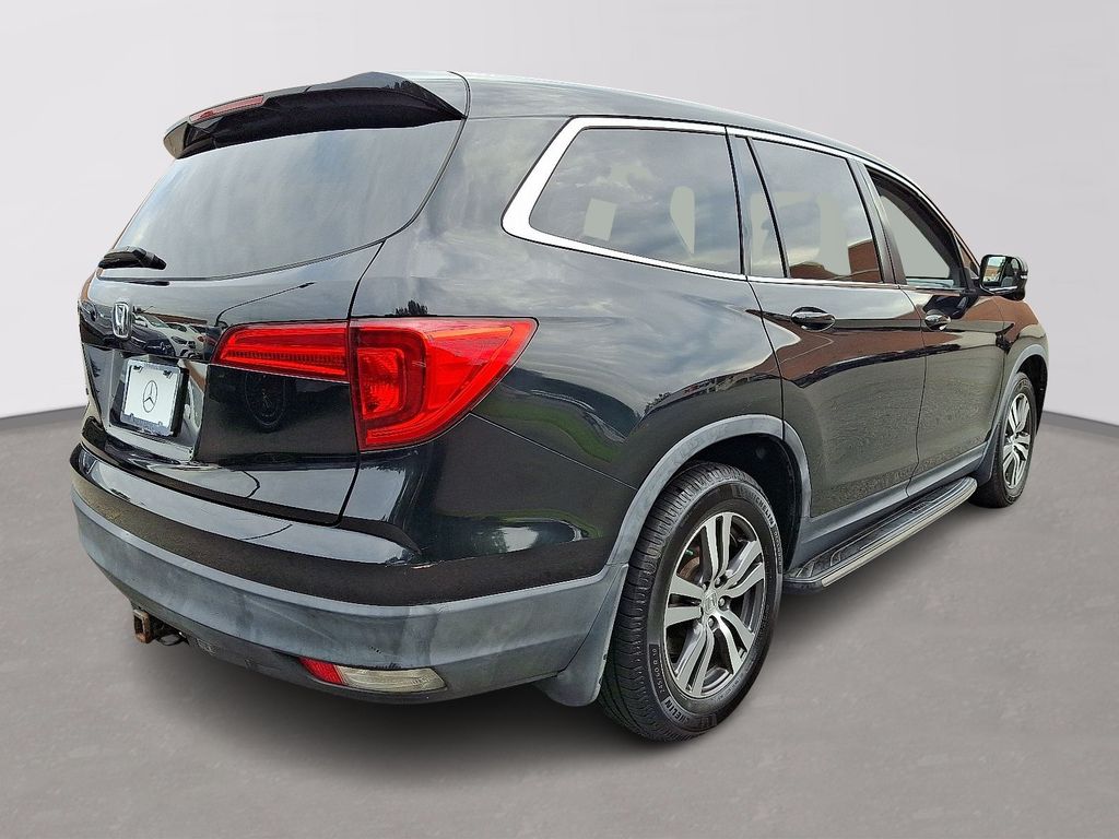 Thumbnail: 2016 Honda Pilot - 4