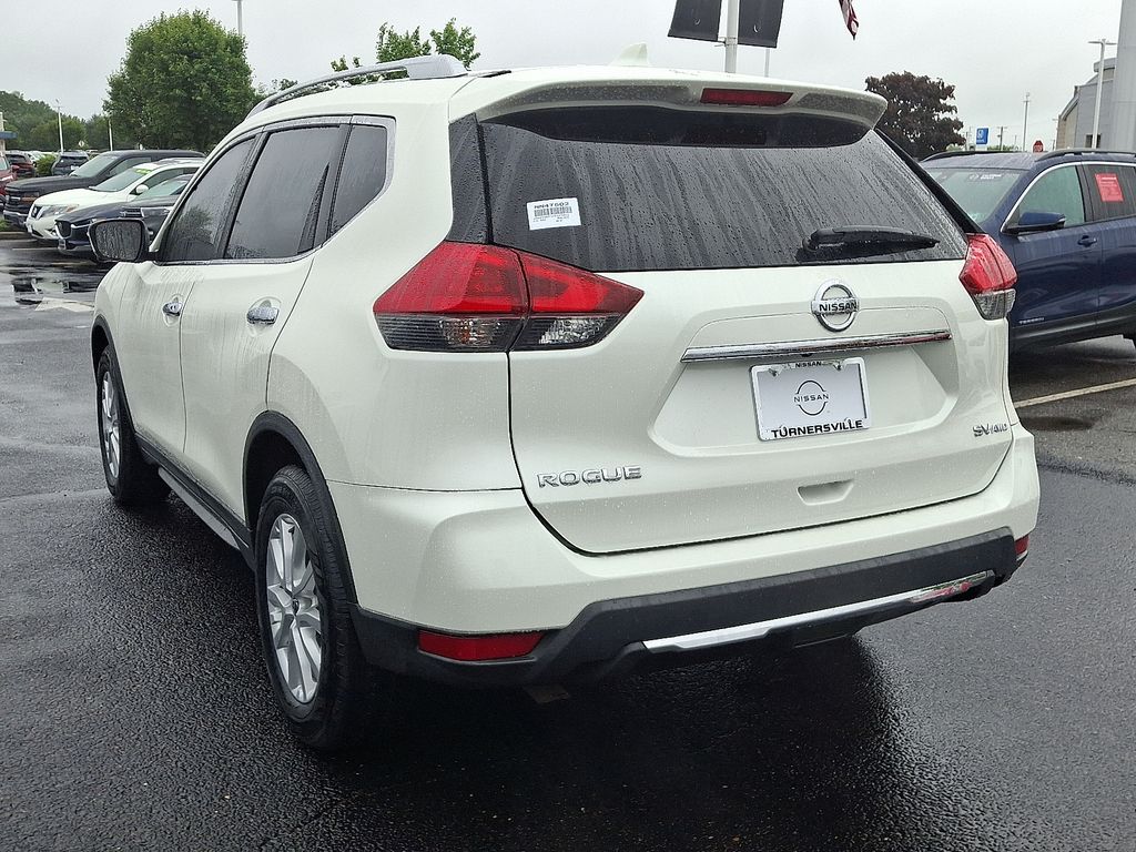 2018 Nissan Rogue SV 4