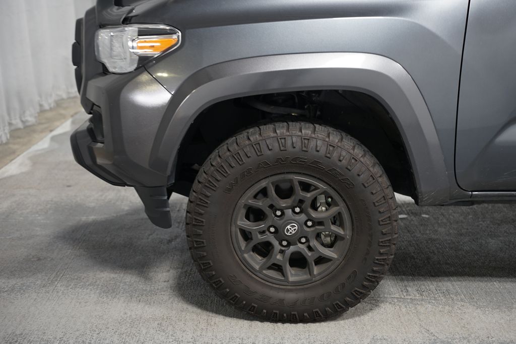 Thumbnail: 2022 Toyota Tacoma - 5