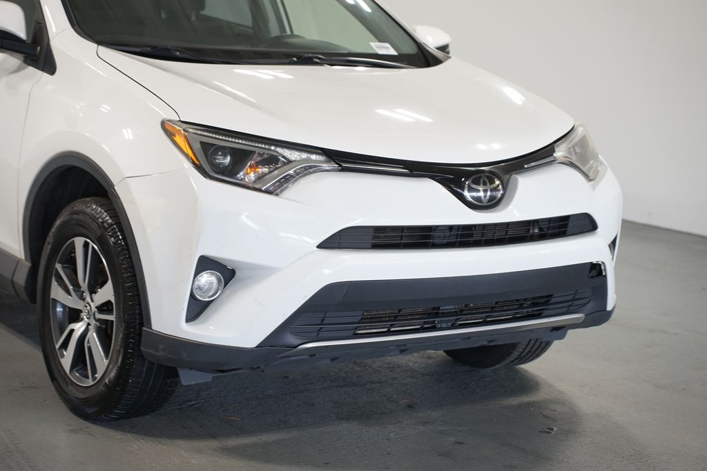 Thumbnail: 2018 Toyota RAV4 - 4