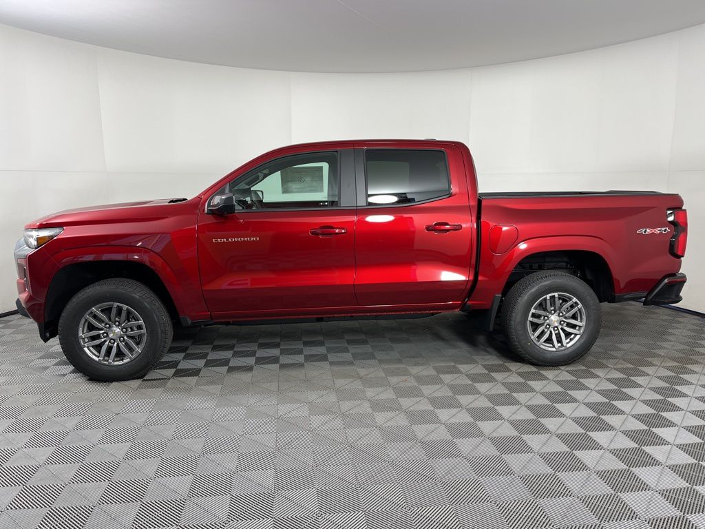 2024 Chevrolet Colorado LT 2