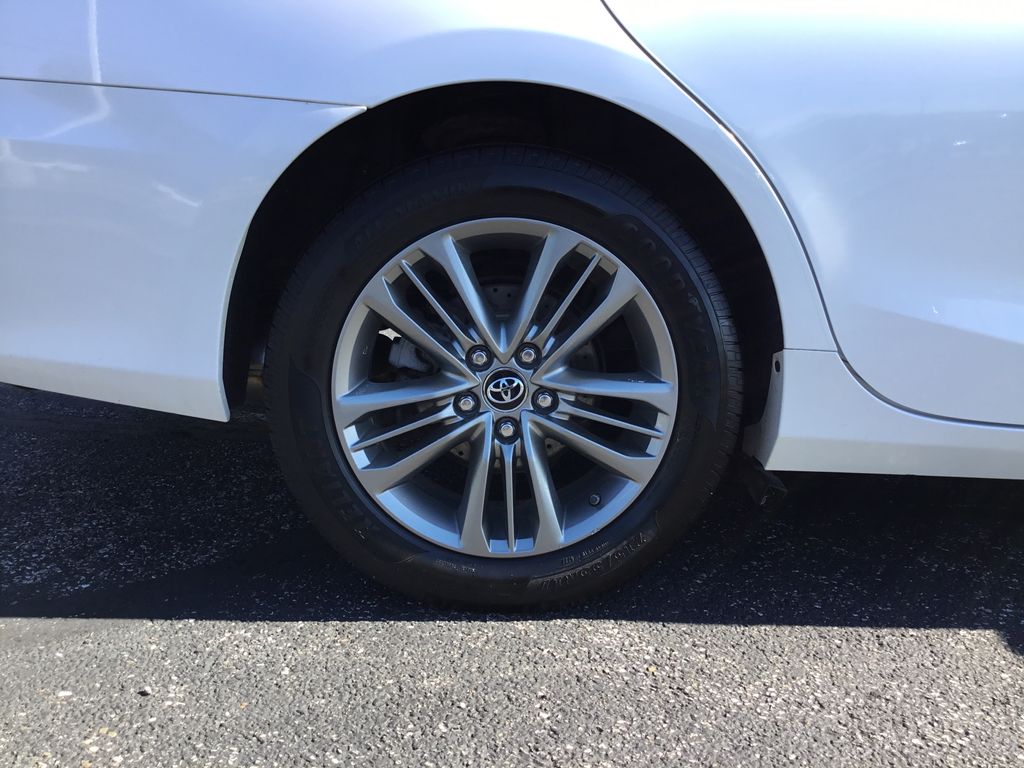 Thumbnail: 2016 Toyota Camry - 12