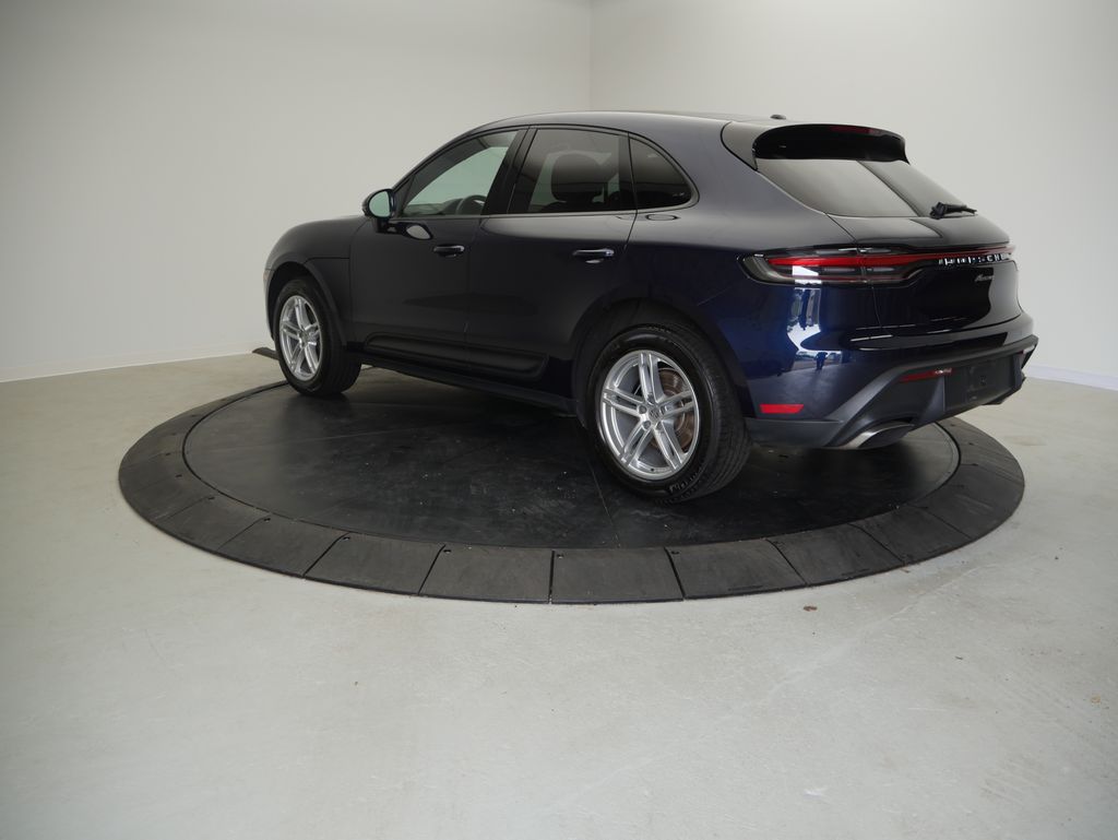 Thumbnail: 2023 Porsche Macan - 3