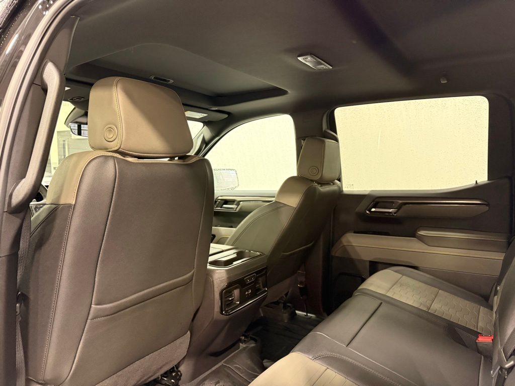 Thumbnail: 2025 Chevrolet Silverado 1500 - 21