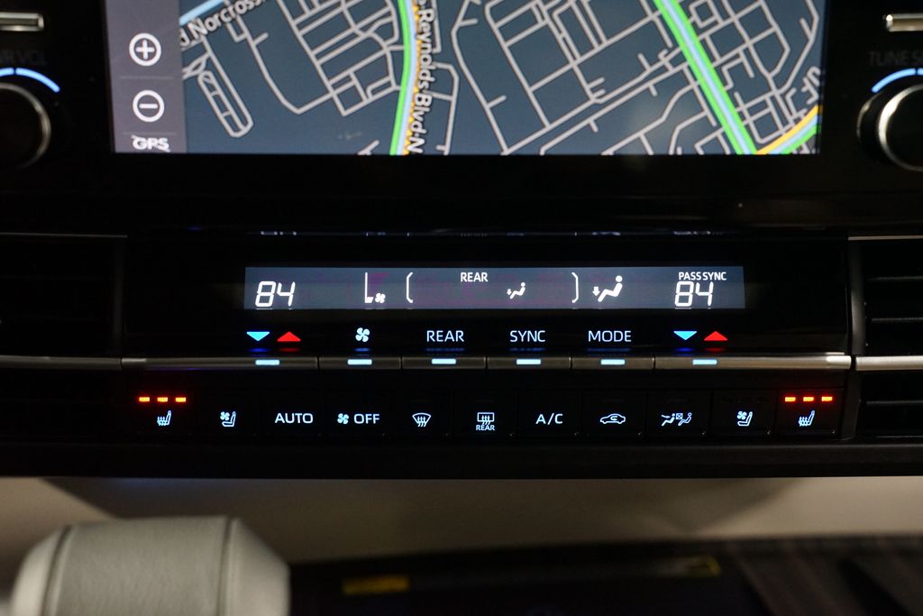 Thumbnail: 2023 Toyota Sienna - 20