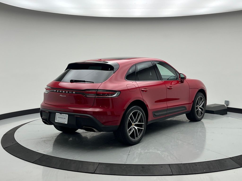 2022 Porsche Macan  8