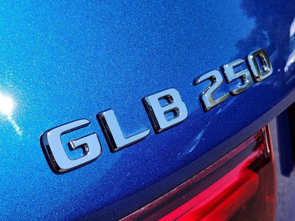 2024 Mercedes-Benz GLB GLB 250 12