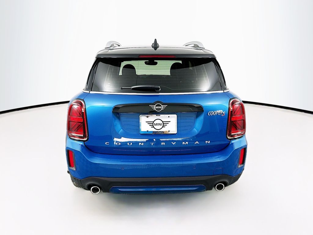 2024 MINI Cooper Countryman Iconic 6