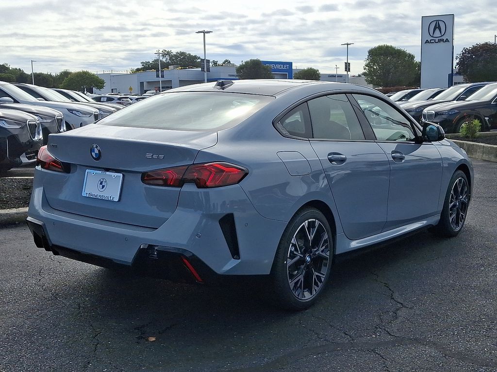 Thumbnail: 2026 BMW 2 Series - 4