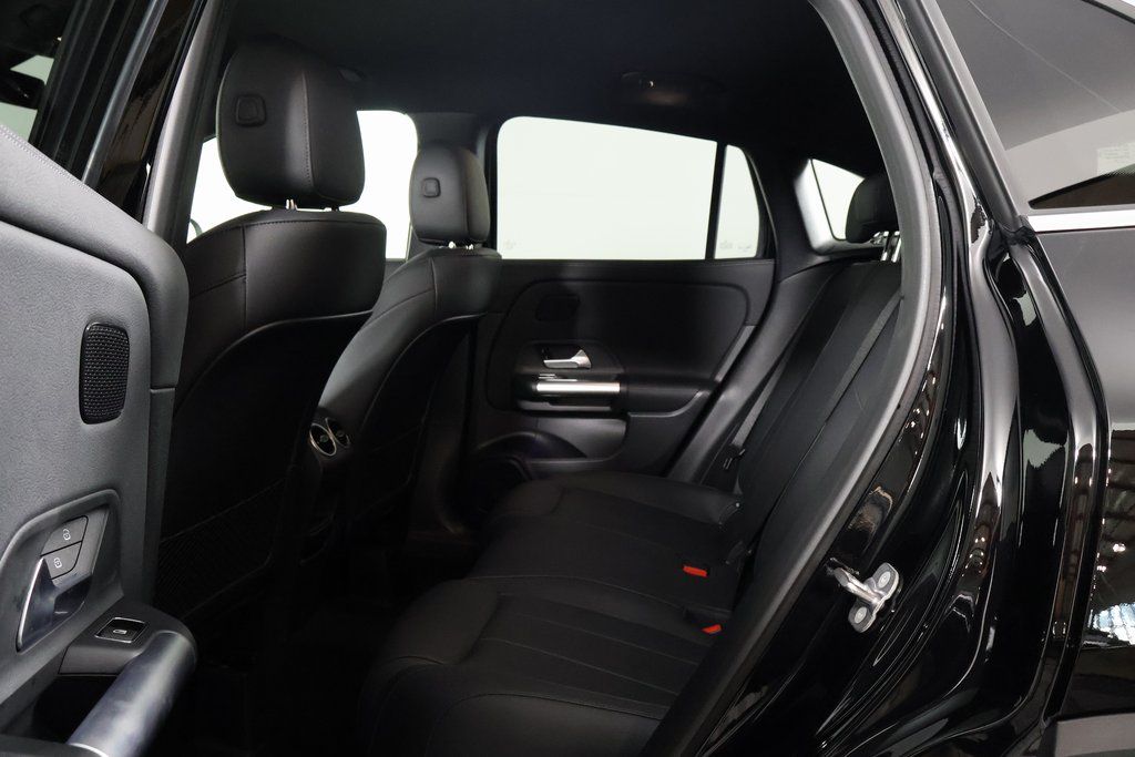 Thumbnail: 2025 Mercedes-Benz GLA - 11