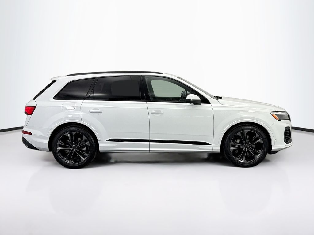 Thumbnail: 2026 Audi Q7 - 4