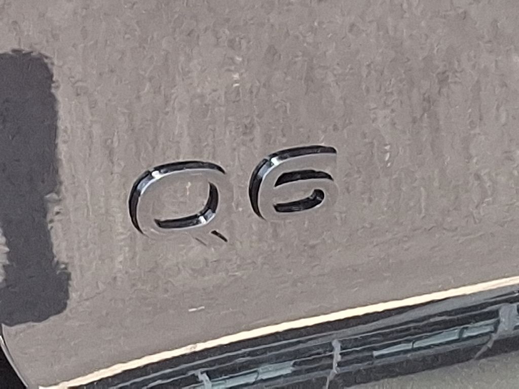 2025 Audi e-tron Premium 22