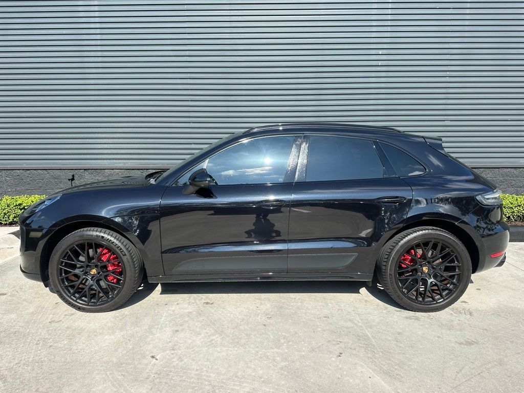 Thumbnail: 2020 Porsche Macan - 2