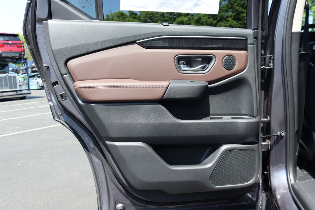 Thumbnail: 2025 Honda Pilot - 11