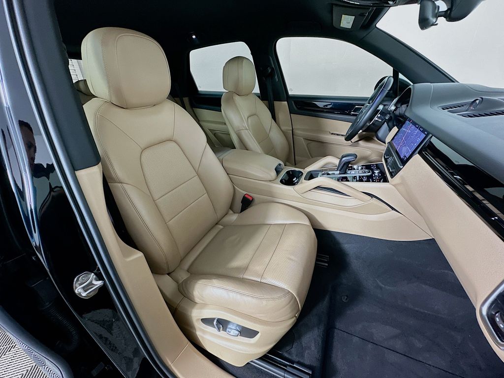 Thumbnail: 2019 Porsche Cayenne - 28