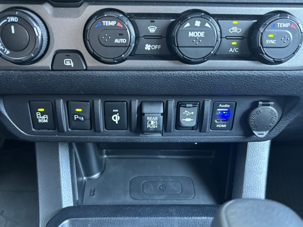 Thumbnail: 2019 Toyota Tacoma - 17