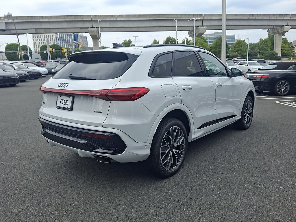 Thumbnail: 2026 Audi Q5 - 3