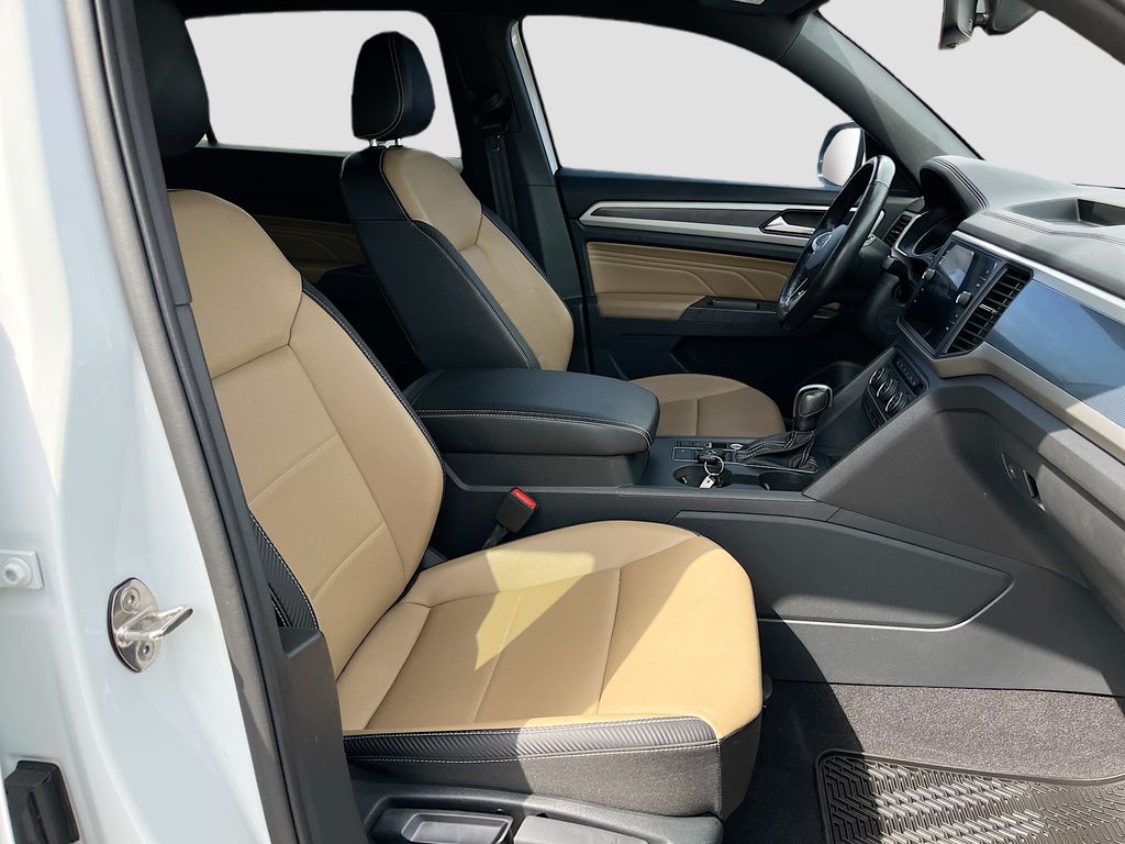 2021 Volkswagen Atlas Cross Sport 3.6L V6 SE w/Technology R-Line White at Big Star Buick GMC