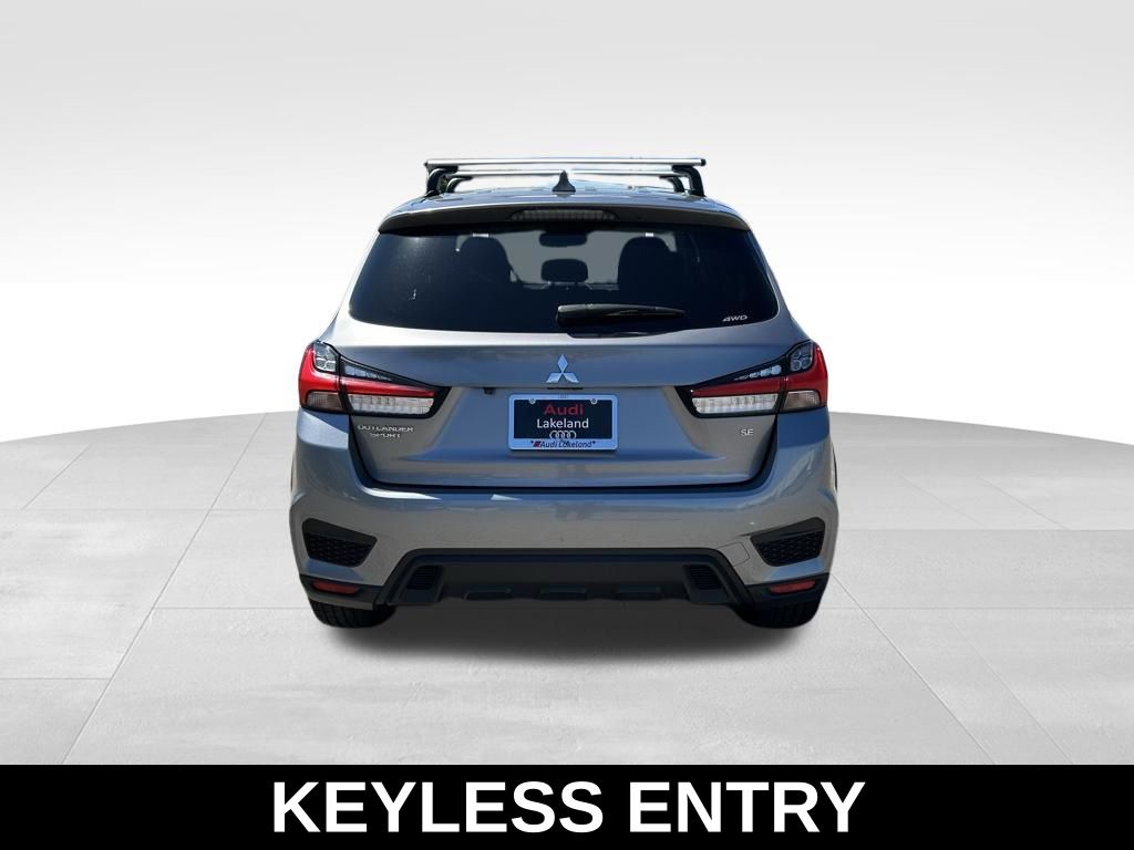 Used 2021 Gray Mitsubishi 2.0 SE image 4