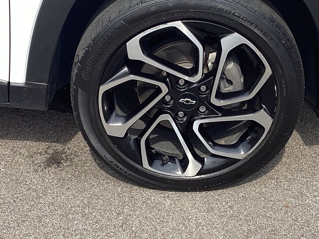 Used 2024 Chevrolet Trax SUV