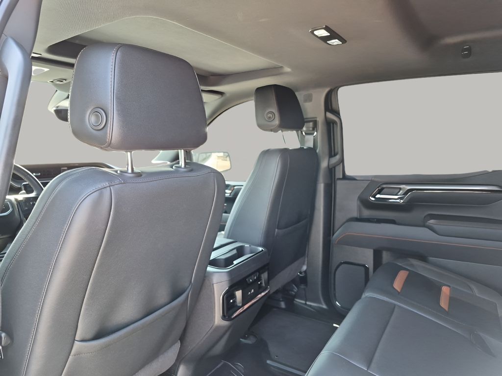 Used 2025 White GMC AT4 image 18