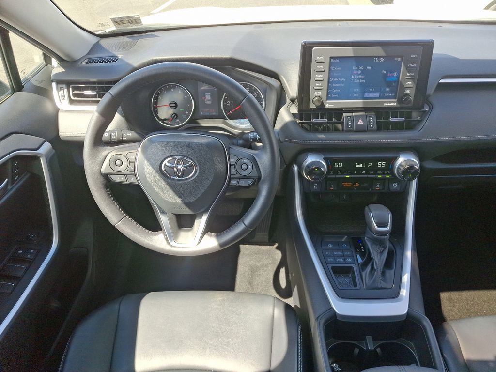 2022 Toyota RAV4 XLE Premium 12