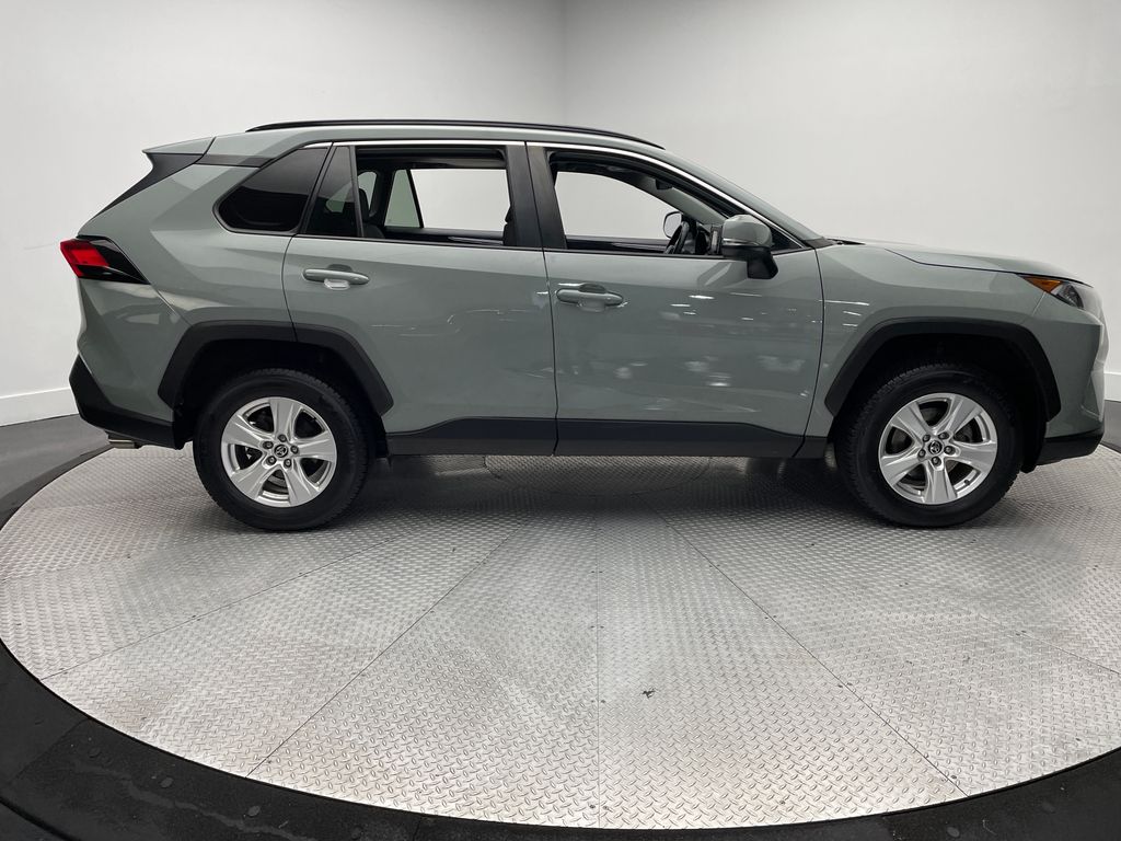 Thumbnail: 2021 Toyota RAV4 - 4