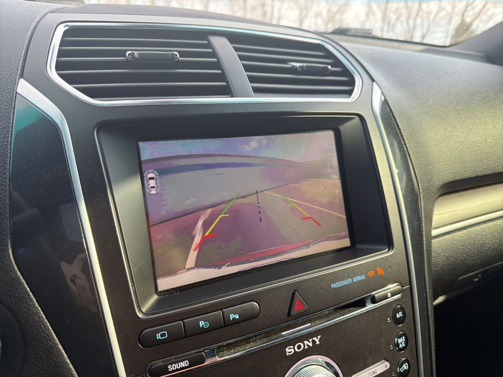 Thumbnail: 2016 Ford Explorer - 31