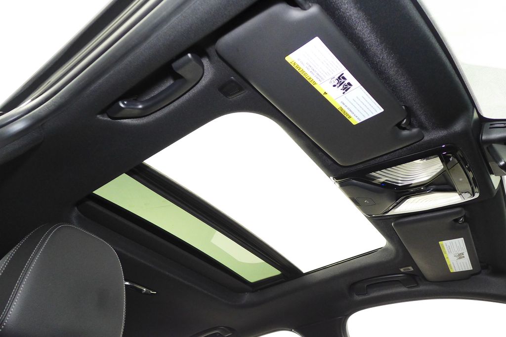 Thumbnail: 2022 BMW 3 Series - 18